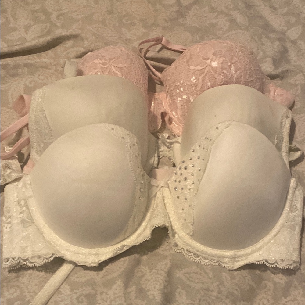 Set of 3 Elegant underwire Bra Set - White and Pink